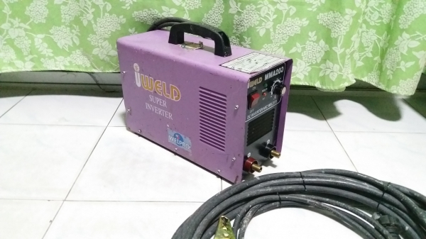 ตู้เชื่อม ยี่ห้อ IWELD ระบบซุปเปอร์อินเวอร์เตอร์ ขนาด 200 แอมป์ สภาพพร้อมใช้งานครับ ตู้เชื่อม ยี่ห้อ IWELD ระบบซุปเปอร์อินเวอร์เตอร์ ขนาด 200 แอมป์ สภาพพร้อมใช้งานครับ