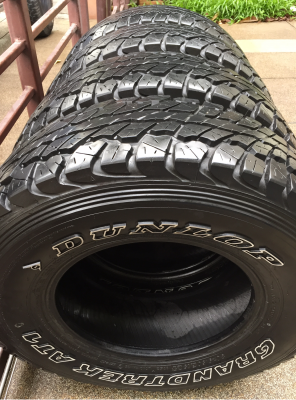 ยาง All Dunlop 30 9.5 R15 สิ้นปี11 ดอกเต็ม ไม่มีปะ ราคาไม่แพง ยาง All Dunlop 30 9.5 R15 สิ้นปี11 ดอกเต็ม ไม่มีปะ ราคาไม่แพง