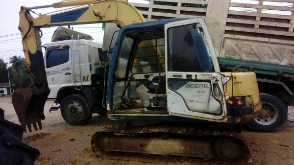 ขายรถแบคโฮ KOBELCO SK60-/// ระบบไฟเต็ม เอกสารอินวอย ราคา 450000