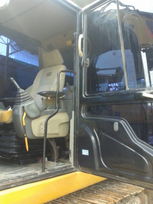ขายรถแบคโฮ CAT 320 D ไมล์ 12000 ชม.เอกสารเล่มทะเบียน ราคา 1650000