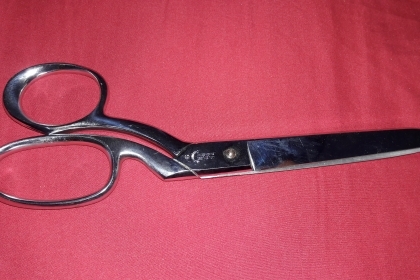 ขายกรรไกรตราตาขนาด9" MADE IN GERMANY.ใหม่เก่าเก็บหลายสิบปี