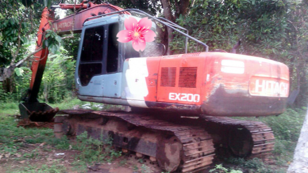 ขายรถแบคโฮ HITACHI EX200-3 ระบบไฟเต็ม ราคา 550000 ขายรถแบคโฮ HITACHI EX200-3 ระบบไฟเต็ม ราคา 550000