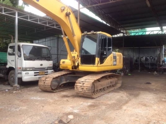 ขายรถแบคโฮ KOMATSU PC200-7 เอกสารเล่มทะเบียน 14000 ชม.ราคา 1500000