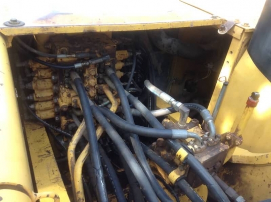 ขายรถแบคโฮ KOMATSU PC200-7 เอกสารเล่มทะเบียน 14000 ชม.ราคา 1500000 ขายรถแบคโฮ KOMATSU PC200-7 เอกสารเล่มทะเบียน 14000 ชม.ราคา 1500000