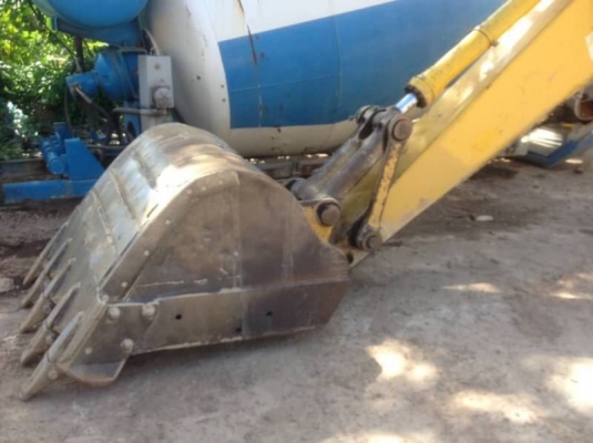 ขายรถแบคโฮ KOMATSU PC200-7 เอกสารเล่มทะเบียน 14000 ชม.ราคา 1500000 ขายรถแบคโฮ KOMATSU PC200-7 เอกสารเล่มทะเบียน 14000 ชม.ราคา 1500000