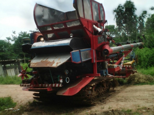 ขายรถเกี่ยวข้าวอุ้ม 2.50 ตัน เครื่องISUZU175 ตัวเดิน12 รถอู่ประกอบ