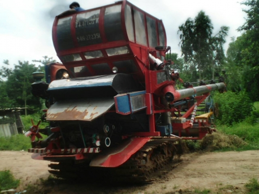 ขายรถเกี่ยวข้าวอุ้ม 2.50 ตัน เครื่องISUZU175 ตัวเดิน12 รถอู่ประกอบ