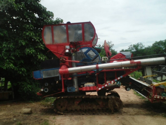 ขายรถเกี่ยวข้าวอุ้ม 2.50 ตัน เครื่องISUZU175 ตัวเดิน12 รถอู่ประกอบ