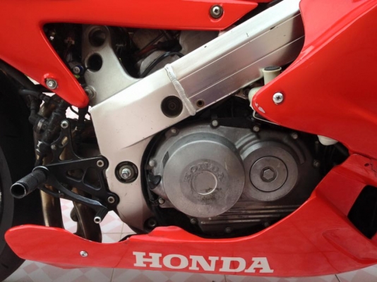 ขายVFR 400 Nc30.สภาพสวยๆเปลี่ยนเครื่องเป็นRVFแล้วเครื่องสดๆทะเบียนแท้จัดแนนซ์ได้ครับ