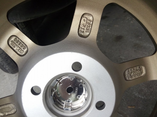 แม็กใหม่ TE37 ขอบ 15 กว้าง 8 พร้อมยาง 9900 บาท