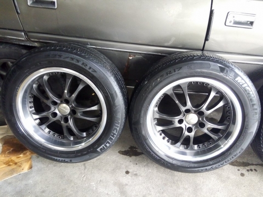 แม็ก 17 กว้าง 8 ใส่รถ 5 รู 114 พร้อมยางมิชลิน ปลายปี 12 ชุดละ 7500 บาท