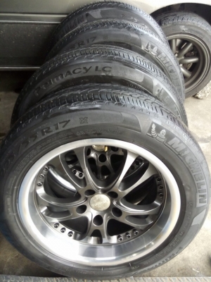 แม็ก 17 กว้าง 8 ใส่รถ 5 รู 114 พร้อมยางมิชลิน ปลายปี 12 ชุดละ 7500 บาท