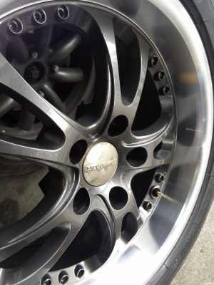 แม็ก 17 กว้าง 8 ใส่รถ 5 รู 114 พร้อมยางมิชลิน ปลายปี 12 ชุดละ 7500 บาท