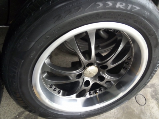 แม็ก 17 กว้าง 8 ใส่รถ 5 รู 114 พร้อมยางมิชลิน ปลายปี 12 ชุดละ 7500 บาท