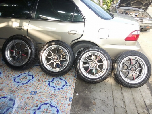 ce28 ขอบ 17 ใส่รถ 5 รู พร้อมยางปี 15 ดอกล้นๆ