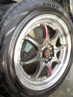 ce28 ขอบ 17 ใส่รถ 5 รู พร้อมยางปี 15 ดอกล้นๆ