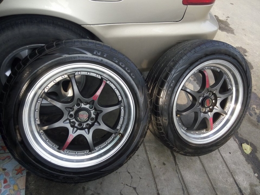 ce28 ขอบ 17 ใส่รถ 5 รู พร้อมยางปี 15 ดอกล้นๆ
