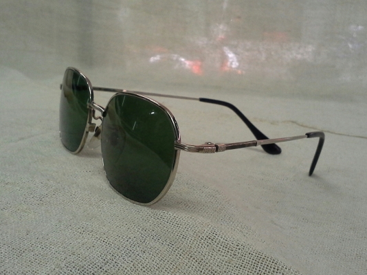 แว่นตาไททาเนียมบริสุทธิ์  Vintage HOYA handmade in Japan