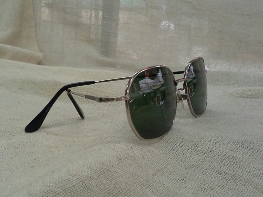 แว่นตาไททาเนียมบริสุทธิ์  Vintage HOYA handmade in Japan