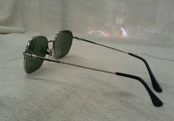 แว่นตาไททาเนียมบริสุทธิ์  Vintage HOYA handmade in Japan