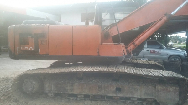 ขายรถแบคโฮ HITACHI EX200-2 ใส่ปั๊ม kawasaki k3v112 ราคา 490000 ขายรถแบคโฮ HITACHI EX200-2 ใส่ปั๊ม kawasaki k3v112 ราคา 490000