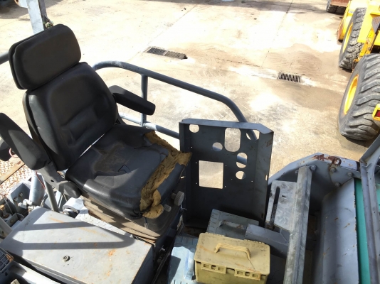 Vogele S2100 รถปูยาง 9 เมตร ปี2002 นำเข้าจากญี่ปุ่น โทร. 080-6565422 (หนิง)