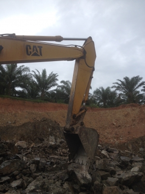 ขายดาวน์รถแบคโฮ CAT 320 V2 ขายดาวน์ 350000