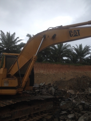 ขายดาวน์รถแบคโฮ CAT 320 V2 ขายดาวน์ 350000