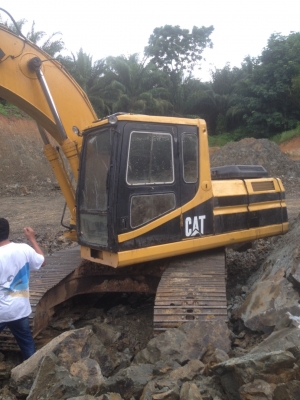 ขายดาวน์รถแบคโฮ CAT 320 V2 ขายดาวน์ 350000