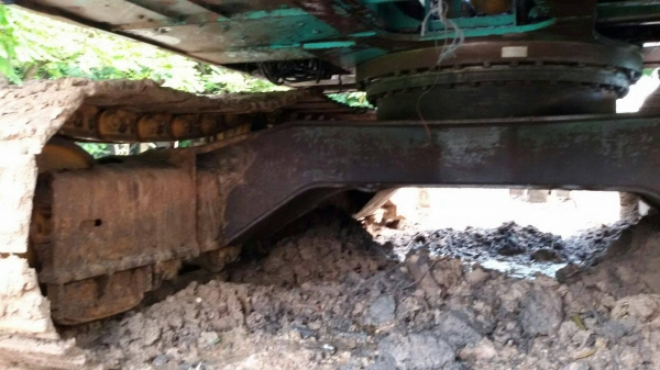 KOBELCO.SK200 มาร์คไฟท์ธรรมดา เครื่องปั้มดีโซ่ใบหนาเอวแน่นไฟฟ้าเต็มขาดหน้าจอเอกสารเล่มทะเบียนครบชุด สนใจติดต่อ 0835601591 หรือ 0903494058