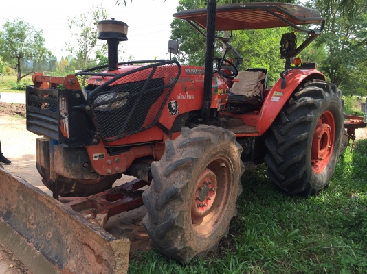 Kubota M8540 ใบดันตัวรถไม่มีหาง ยางหลังใหม่ รถสวยพอใช้ เล่มพร้อมโอน