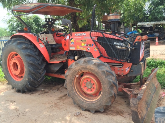 Kubota M8540 ใบดันตัวรถไม่มีหาง ยางหลังใหม่ รถสวยพอใช้ เล่มพร้อมโอน