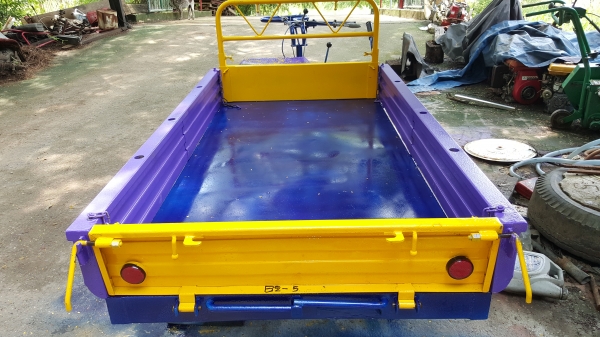 รถบรรทุกล้อยาง นั่งขับและดินตาม พร้อมใช้งาน รหัสสินค้า B2-5 รับน้ำหนักบรรทุก 500 โล รถบรรทุกล้อยาง นั่งขับและดินตาม พร้อมใช้งาน รหัสสินค้า B2-5 รับน้ำหนักบรรทุก 500 โล