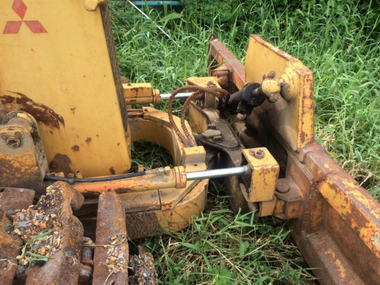 ขายรถแทรคเตอร์ KOMATSU D20PL-5 กับ MITSUBICHI BD2F ราคา 180000