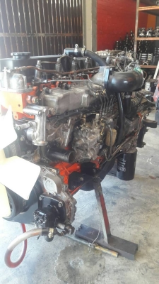 เครื่องยนต์อีซูสุ6HH1#210แรงม้าข้อแสตนดาร์ดเครื่องสวยติดดีมากครับ