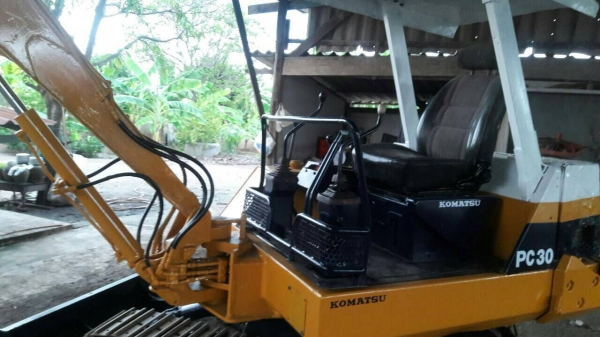 Komatsu pc30 รุ่น6. เก็บงานเรียบร้อย พร้อมใช้