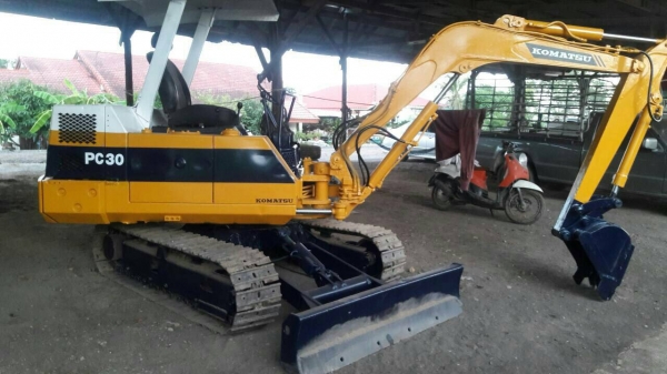 Komatsu pc30 รุ่น6. เก็บงานเรียบร้อย พร้อมใช้