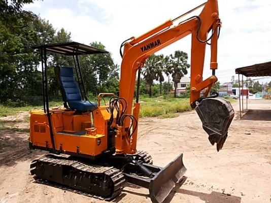 ขายแมคโครเล็ก ยันม่า YB25-LM สภาพพร้อมใช้งาน