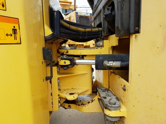 ขายรถบดอัดสั่นสะเทือน 10 ตัน DYNAPAC CC422 นำเข้าจากประเทศอเมริกา สภาพสวย ไม่เคยใช้งานในไทย ขายรถบดอัดสั่นสะเทือน 10 ตัน DYNAPAC CC422 นำเข้าจากประเทศอเมริกา สภาพสวย ไม่เคยใช้งานในไทย