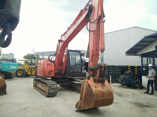 รถขุด Hitachi รุ่น EX135USR