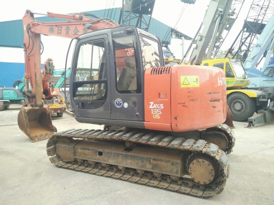 รถขุด Hitachi รุ่น EX135USR
