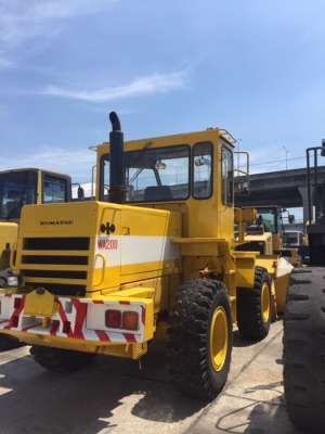 มาถึงแล้วอีกเช่นกัน รถตัก ขนาด 2 คิว KOMATSU  WA200-1