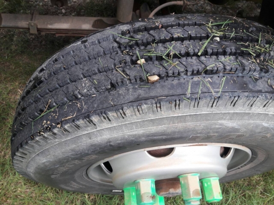 รถอีซูซุ 6 ล้อดั้ม FRR 210 แรงม้า ปี 55. , ( รถวิ่ง 19x,xxx กม. ) สนใจติดต่อ 081 - 6079515