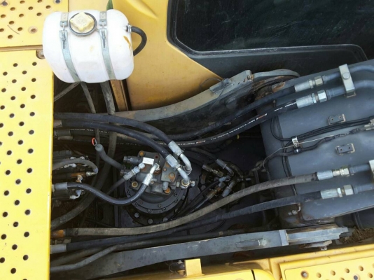 ขายรถแบคโฮ VOLVO EC210B เอกสารเล่มทะเบียน ไมล์ 13000 ชม.ราคา 1180000