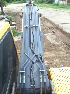 ขายรถแบคโฮ VOLVO EC210B เอกสารเล่มทะเบียน ไมล์ 13000 ชม.ราคา 1180000
