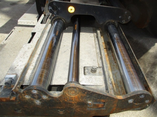 รถปูยาง Demag DF130P รถปูยาง 9 เมตร นำเข้าจากญี่ปุ่น รถปูยาง Demag DF130P รถปูยาง 9 เมตร นำเข้าจากญี่ปุ่น