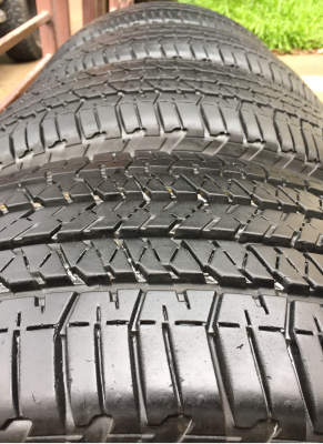 ยาง Bridgestone 265 60 18 สิ้นปี12 ดอกเต็ม ใช้กันยาว ราคาไม่แพง