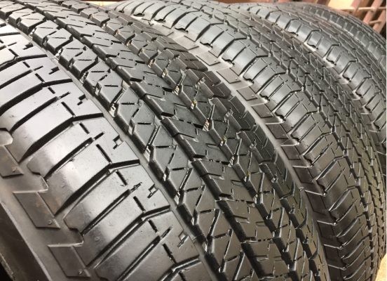 ยาง Bridgestone 265 60 18 สิ้นปี12 ดอกเต็ม ใช้กันยาว ราคาไม่แพง