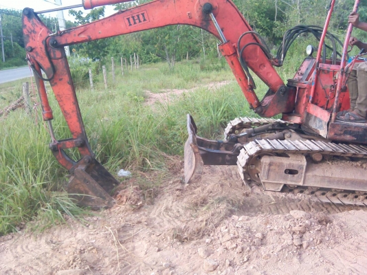 ขายรถแบคโฮ IHI ขนาด 30 ราคา 160000