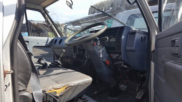 FROM JAPANหัวเก๋งรถบรรทุก6ล้อกลาง CABIN ISUZU NPR66P/หัวปิ๊บ* (รุ่นยกหัวได้/มีแหนบ/มีคัสซี)ราคาเพียง 69,000 บาท
